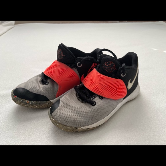 Size 1.5 Kyrie Irving 11.23 - Picture 1 of 4